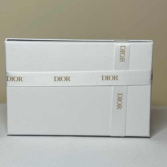 Dior Holiday Box with pouch & Ribbon - Picture 7 of 7